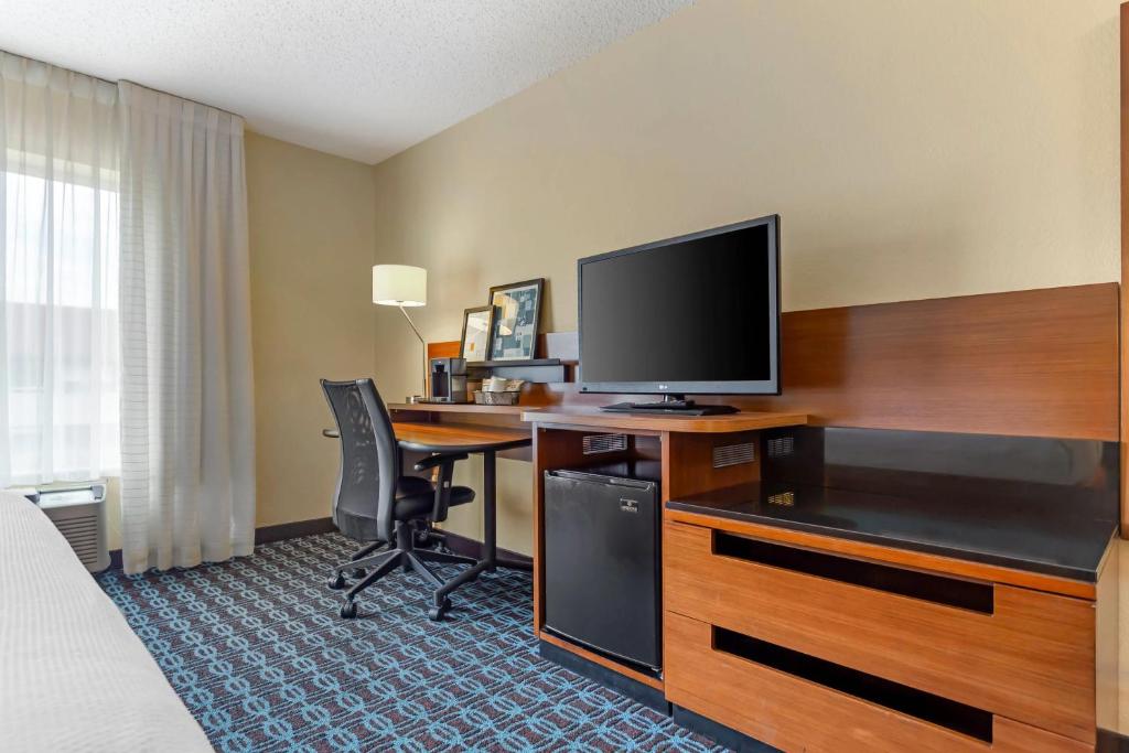 Comfort Inn & Suites Green Bay Stadium Area photo