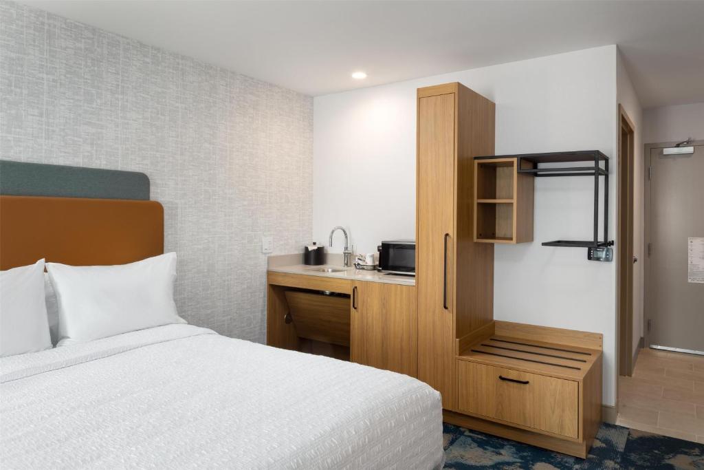 Hampton Inn & Suites by Hilton San Diego SeaWorld Near Old Town photo