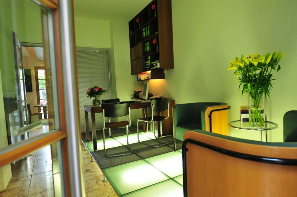 Posezení v ubytování Lint Hotel Köln