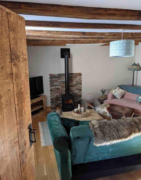 The Old Dairy Cottage - Housity