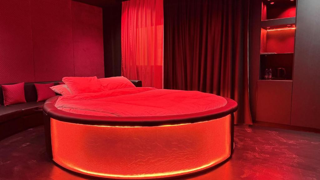 
Honeymoon with Jacuzzi
