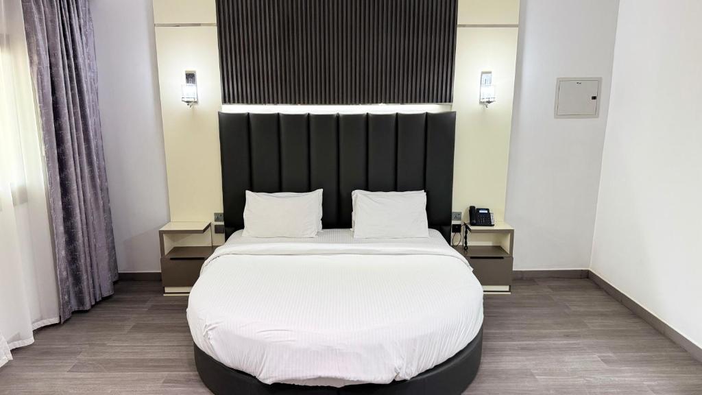 
Presidential Studio Suite with jacuzzi
