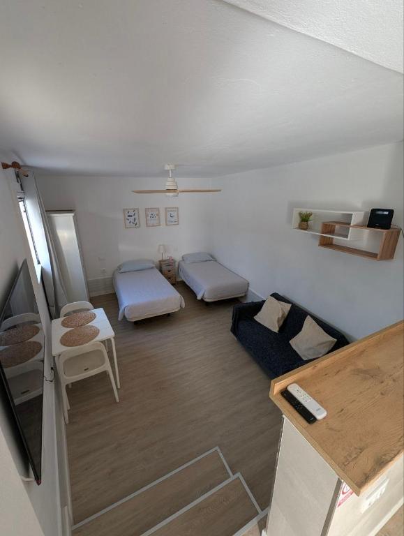 Apartment located near the beach