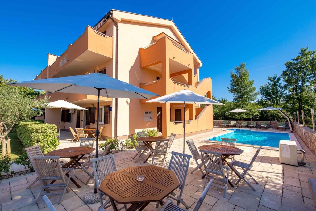 Swimmingpoolen hos eller tæt på Apartments in Silo - Insel Krk 13481