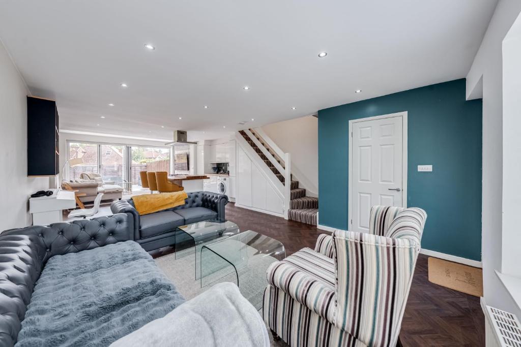 Χώρος καθιστικού στο Stylish 2-Bedroom Home with Garden in Leafy Ickenham