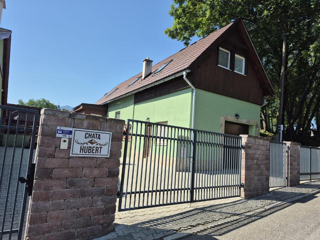 Το κτήριο όπου στεγάζεται  η παραθεριστική κατοικία