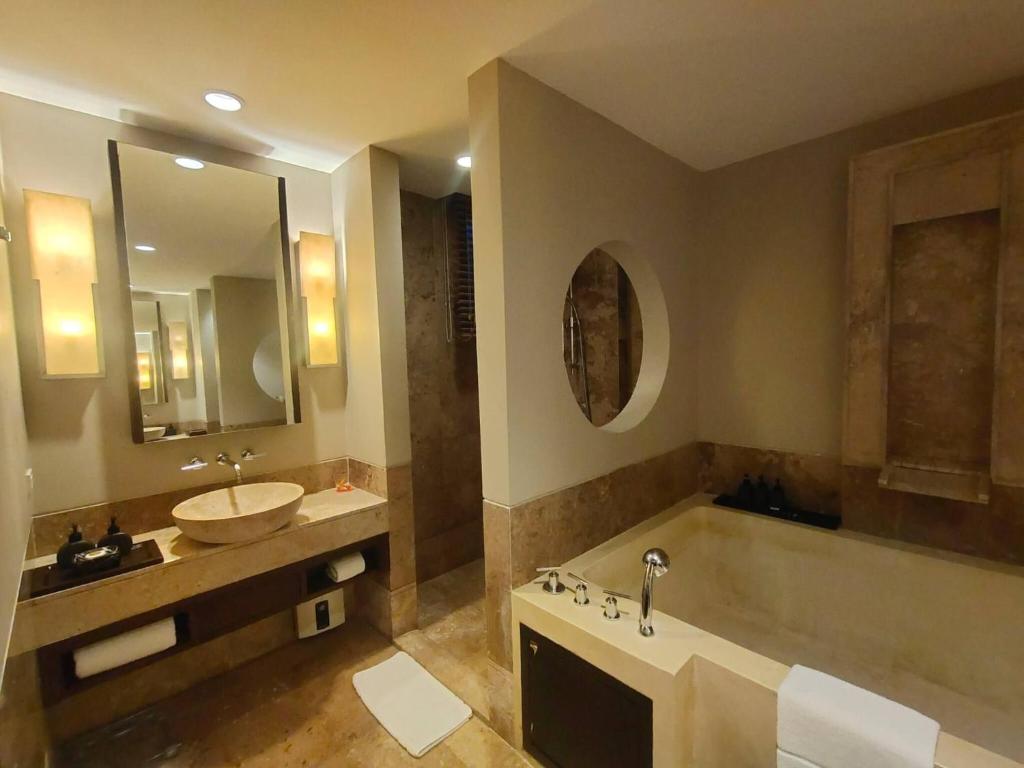 Ένα μπάνιο στο Shasa Vela Condominium D, Mared, Koh Samui - Entire Condo for Rent