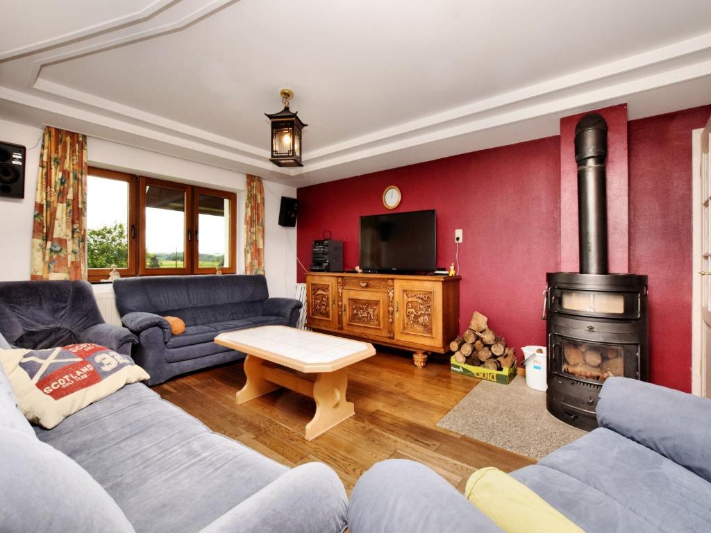 Ruang duduk di Holiday Home in Schצnberg with Jacuzzi