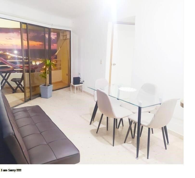 Khu vực ghế ngồi tại apto cartagena con vista al mar 11