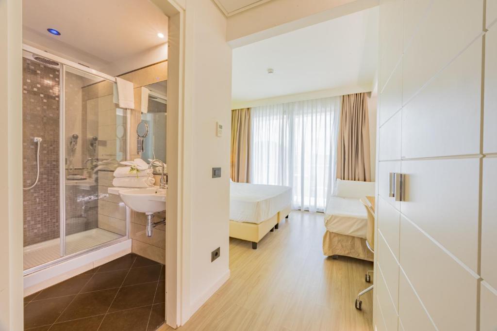 Hotel Viareggio - Classic Triple Room