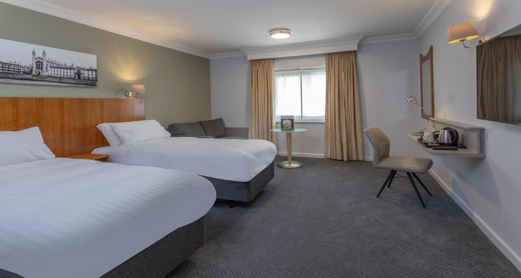 
Superior Family Room with King Bed and Sofa Bed - Non-Smoking
