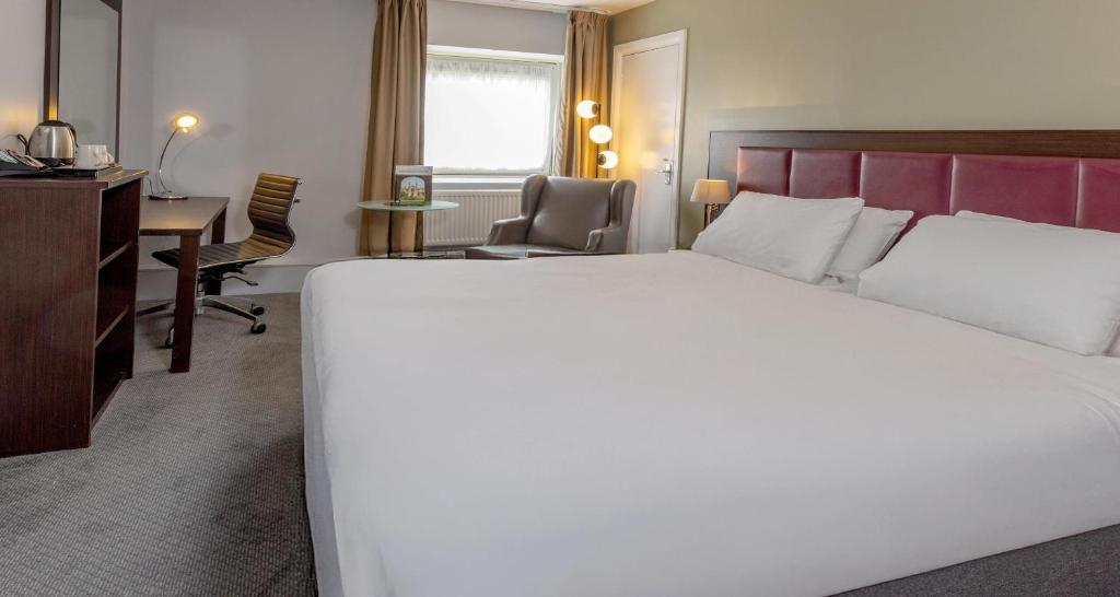 Cambridge Bar Hill Hotel, BW Signature Collection - Resim 14