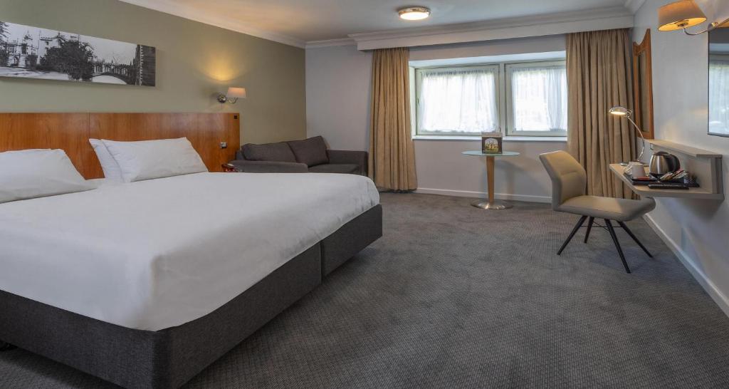 Cambridge Bar Hill Hotel, BW Signature Collection - Resim 19