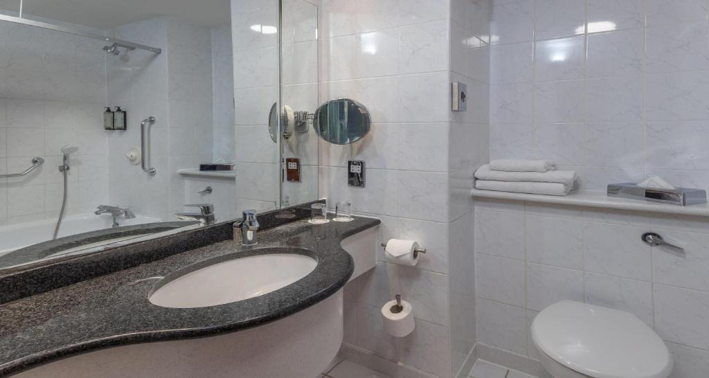 Cambridge Bar Hill Hotel, BW Signature Collection - Resim 21