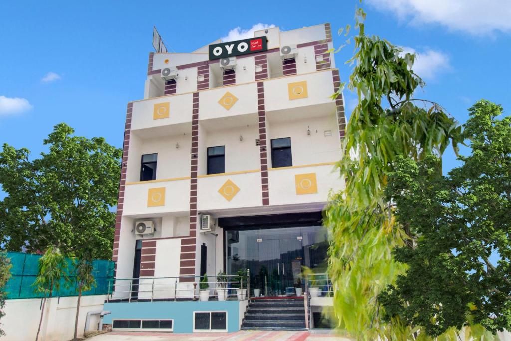 Imagen de la galería de Hotel O Fort Inn, en Jairāmpura