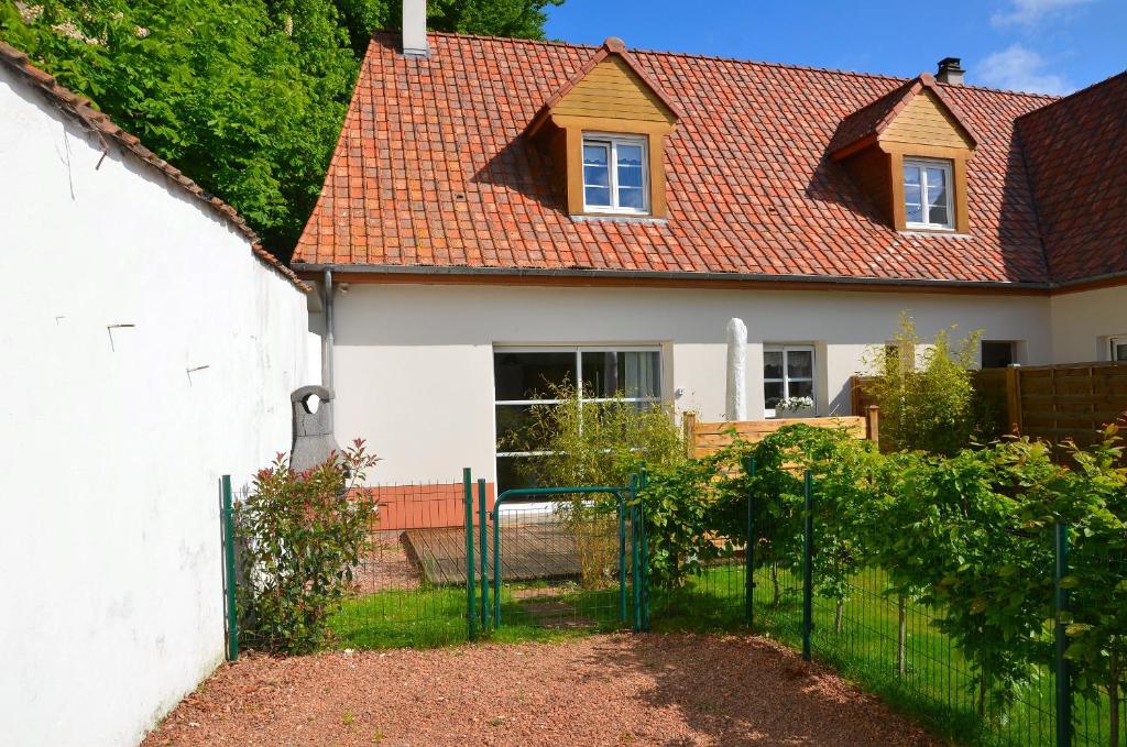 Whitley cottage - Housity