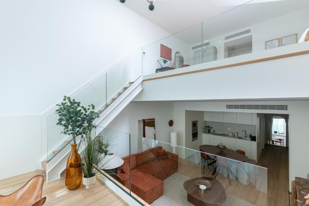 O zonă de relaxare la Breathtaking Loft in Award-Winning Building