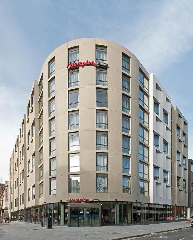 Hampton by Hilton London Waterloo - Resim 1