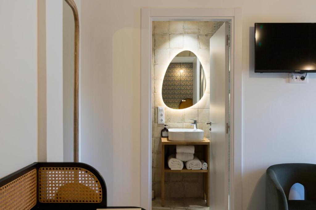 Hotel La Marsellesa - Deluxe Room
