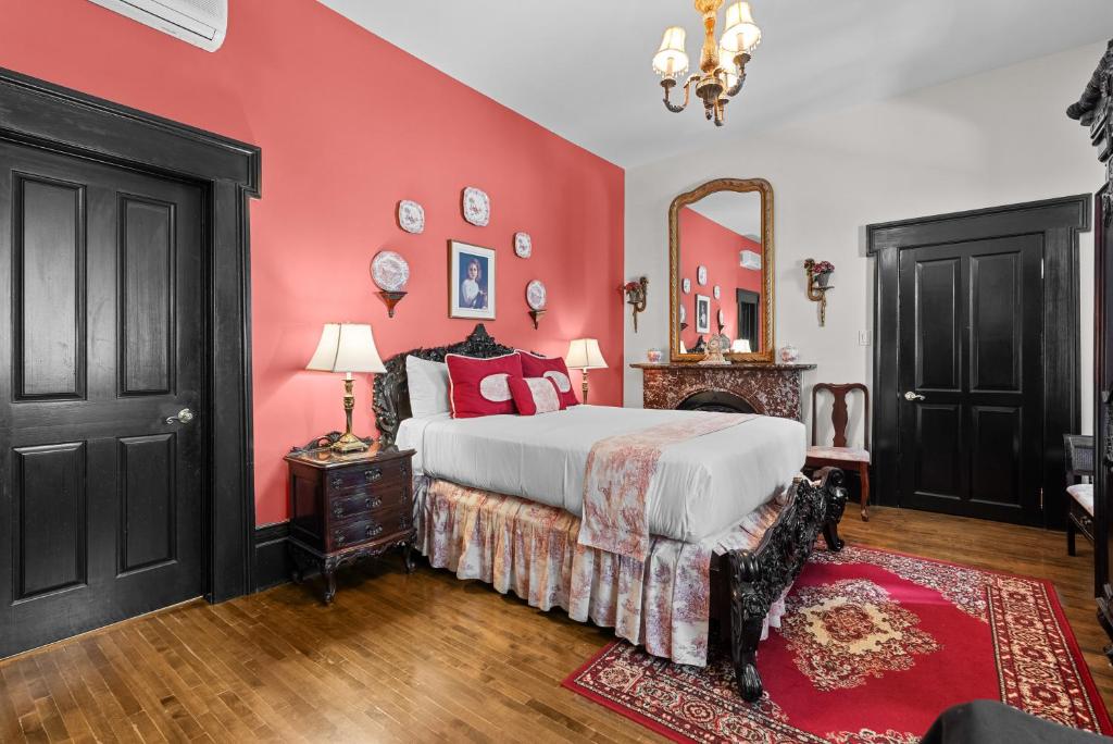 
Prestige Queen Room - Lower Floors
