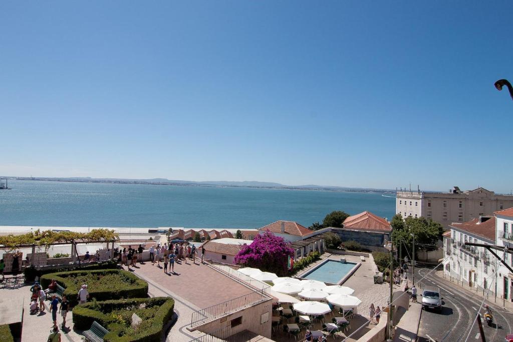 Alfama Balcony - Awesome Tagus View
