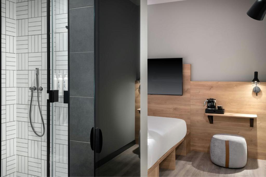 Moxy London Piccadilly Circus - Resim 4