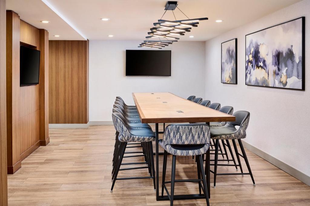 TownePlace Suites by Marriott Mississauga-Airport Corporate Centre - Resim 19