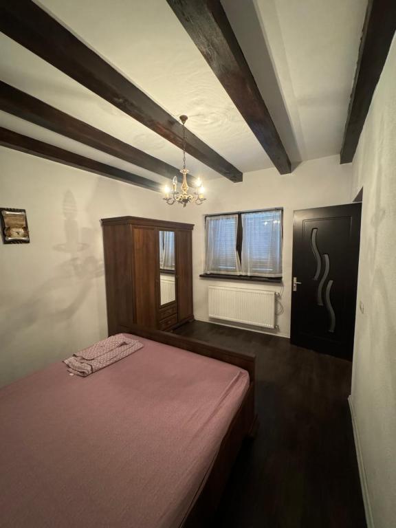 Gallery image of Farm House in Cîndeşti