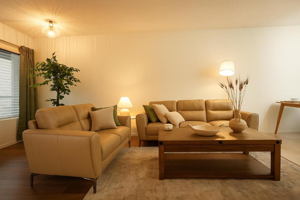 Gallery image of Entire Stylish 2-Bedroom Townhouse, Beach & Disney in Huntington Beach