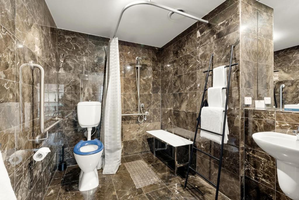 Jephson Hotel & Apartments - Resim 43