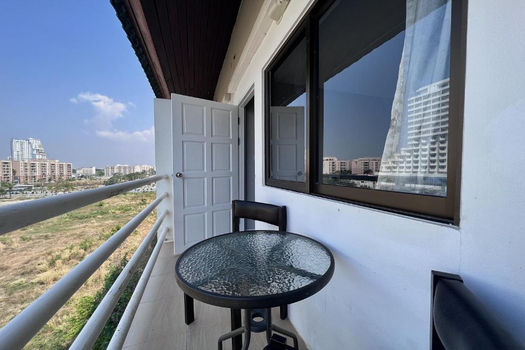 Emerald Hotel Chonburi - Resim 41