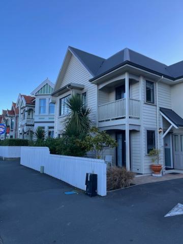 Sahara Deluxe Studios - Resim 6