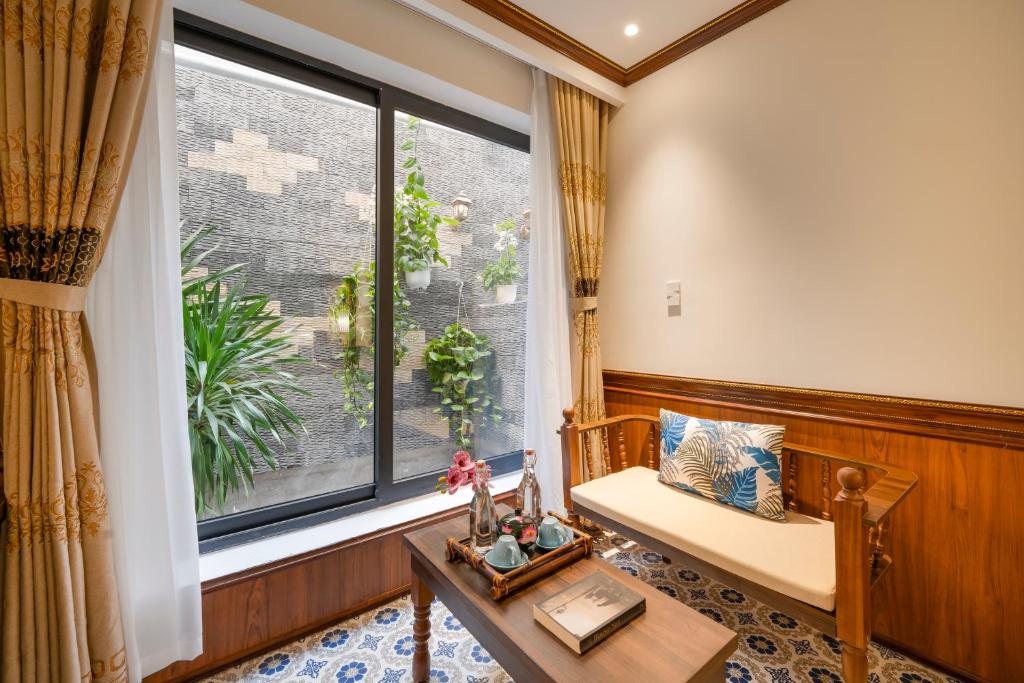 Essence Double/Twin Room, Balcony with Limited View