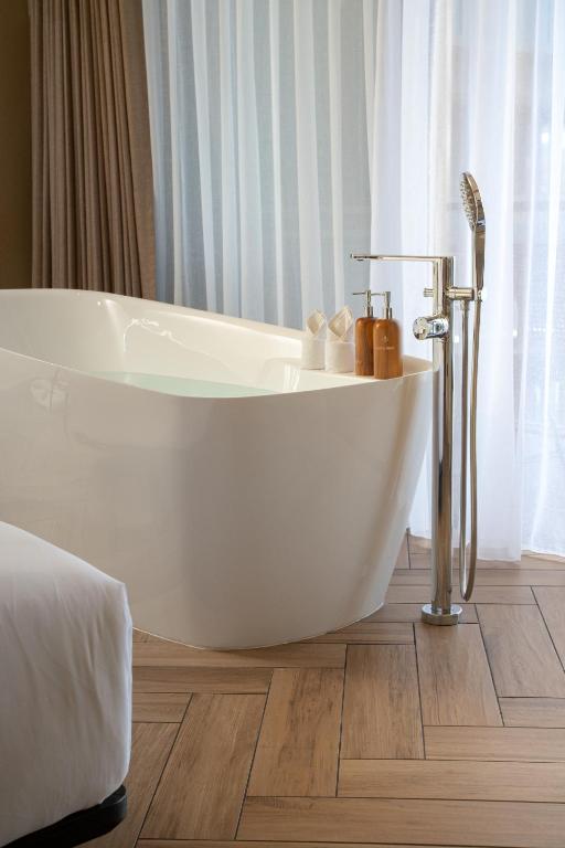 Katamaran Hotel & Resort Komodo - 18