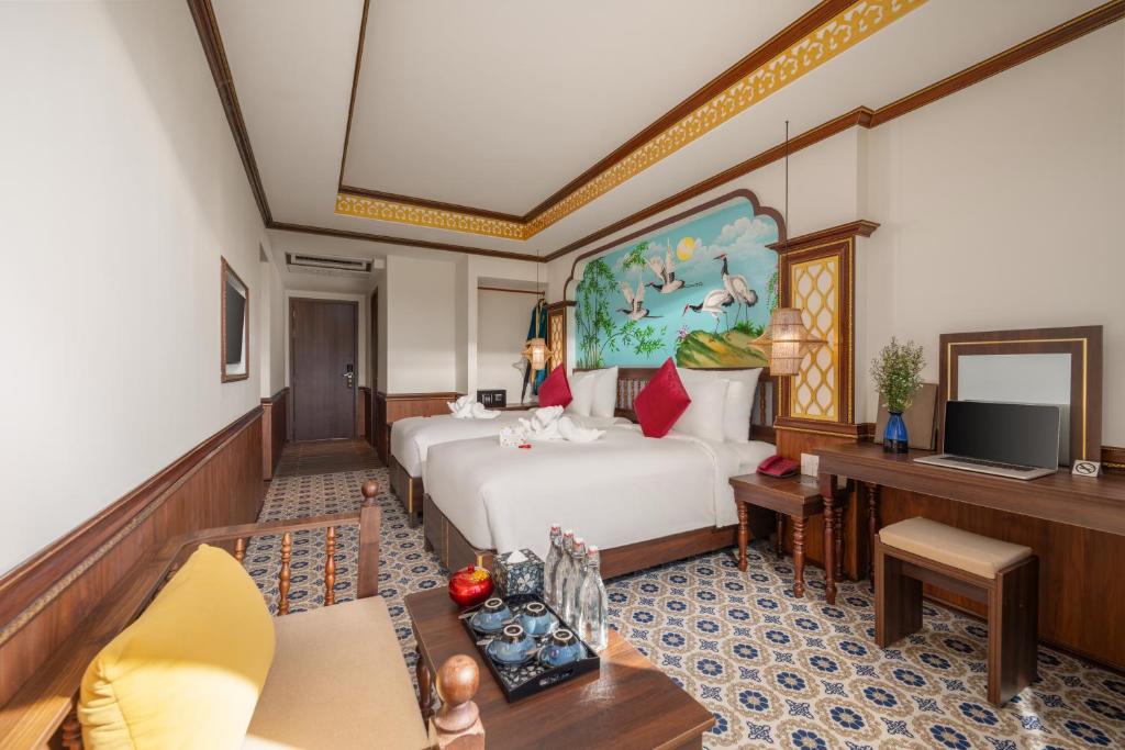 Premium Family Connecting Room, Balcony with Riverside View