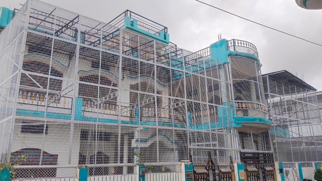 Tòa nhà nơi chỗ nghỉ nhà dân tọa lạc