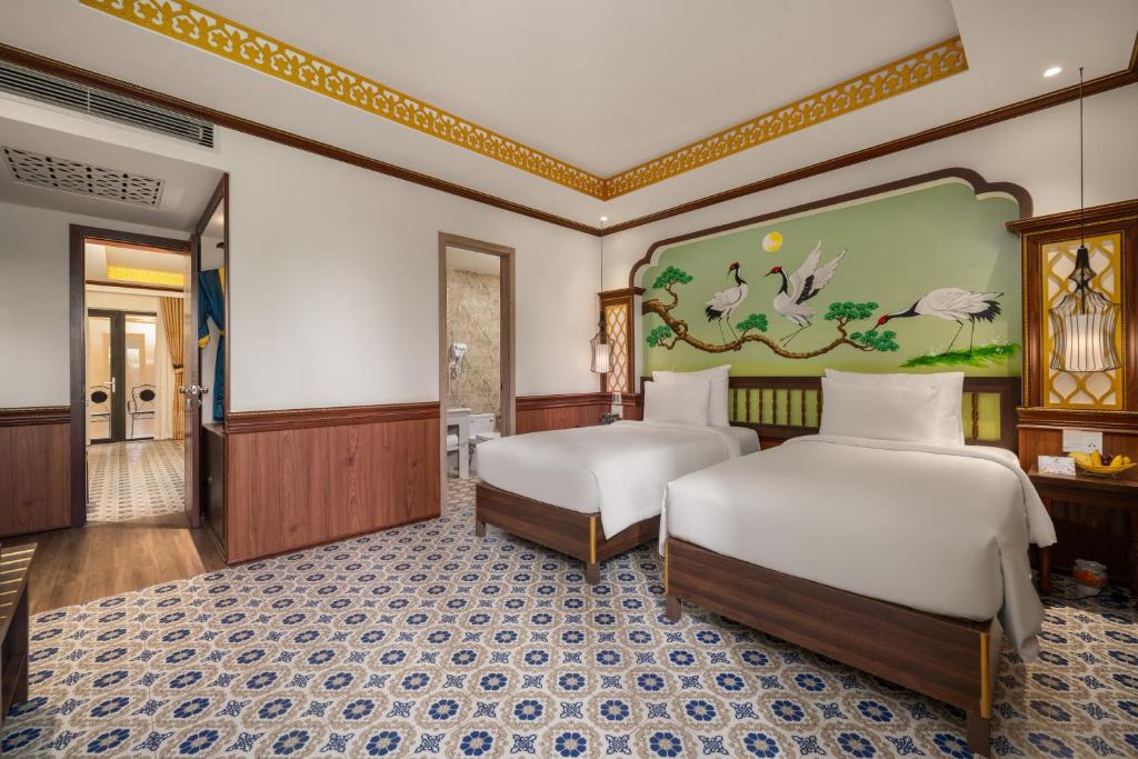 Two-Bedroom Suite, Balcony with Neighbor View
