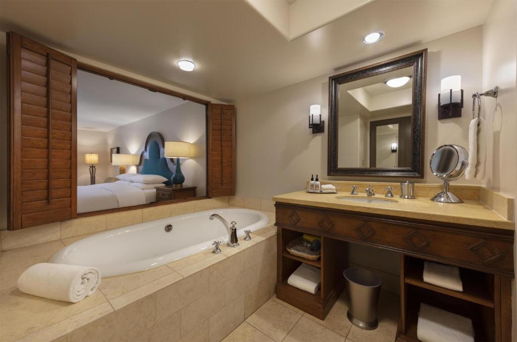 Royal Palms Resort and Spa, part of Hyatt photo 2