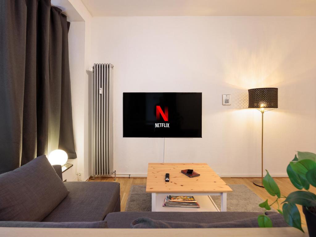 FeWocation Apartments - Central - Near Train Station - アパート