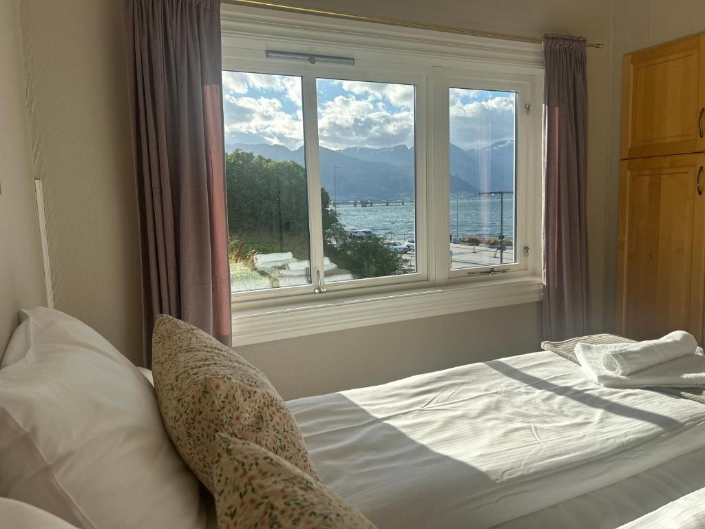 Sognefjord Gjesteheim - Chambre Double Avec Vue Partielle Sur La Mer