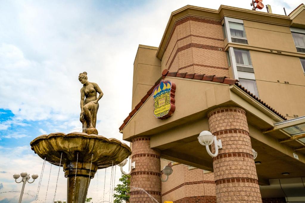 Monte Carlo Inn Airport Suites - Resim 43