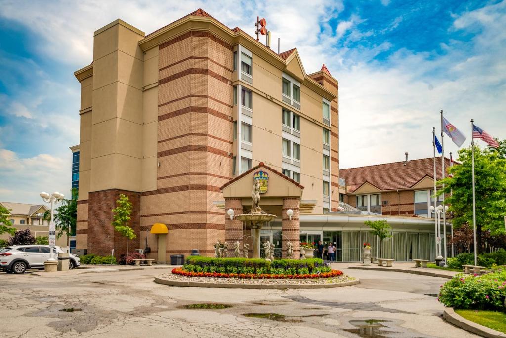 Monte Carlo Inn Airport Suites - Resim 41