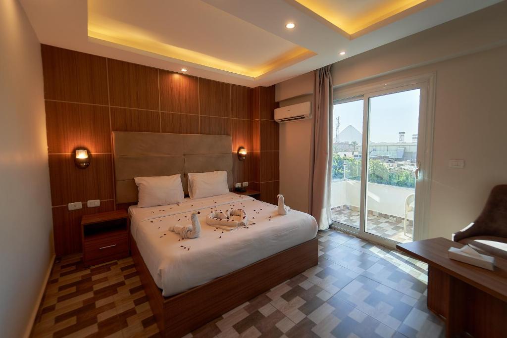NINE PYRAMIDS VIEW HOTEL