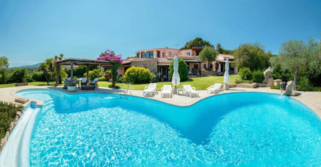 Πισίνα στο ή κοντά στο Cala di Volpe 5BR Villa