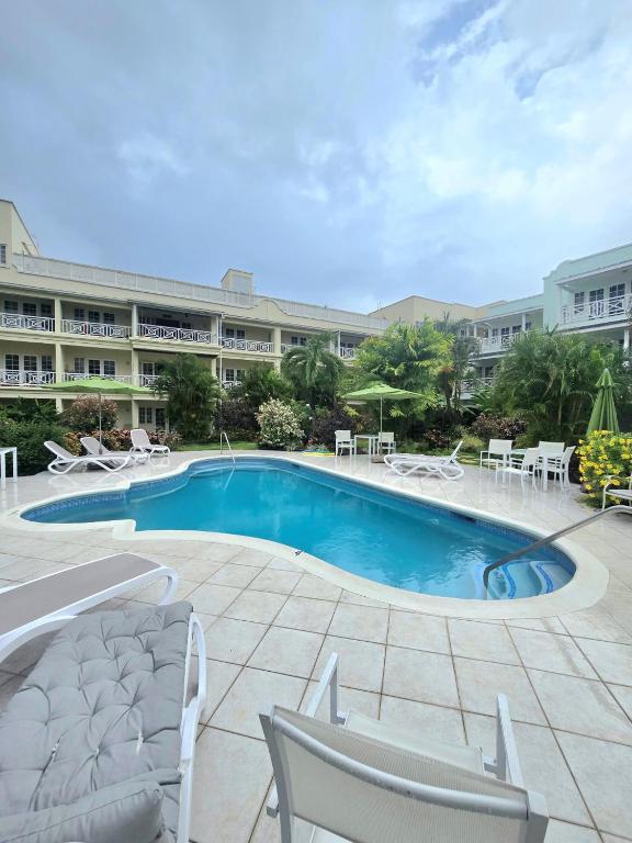 Piscina a 9 Margate Gardens o a prop