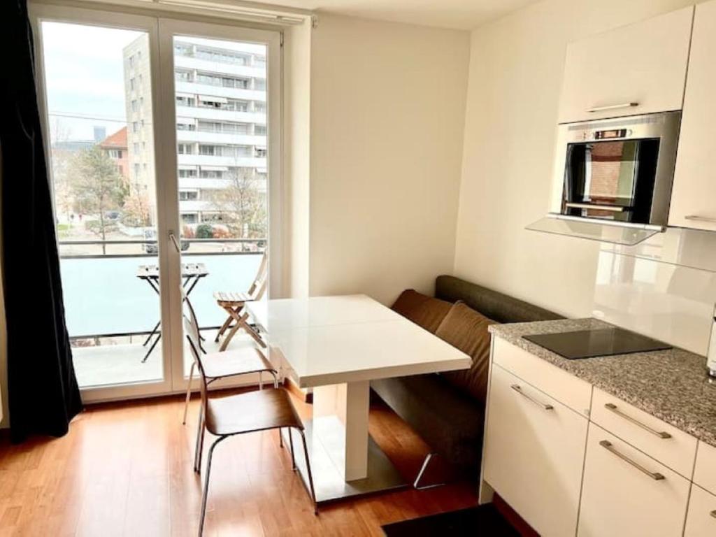 Central Zurich Flats with Balcony Hilda Self CheckIn - Resim 8