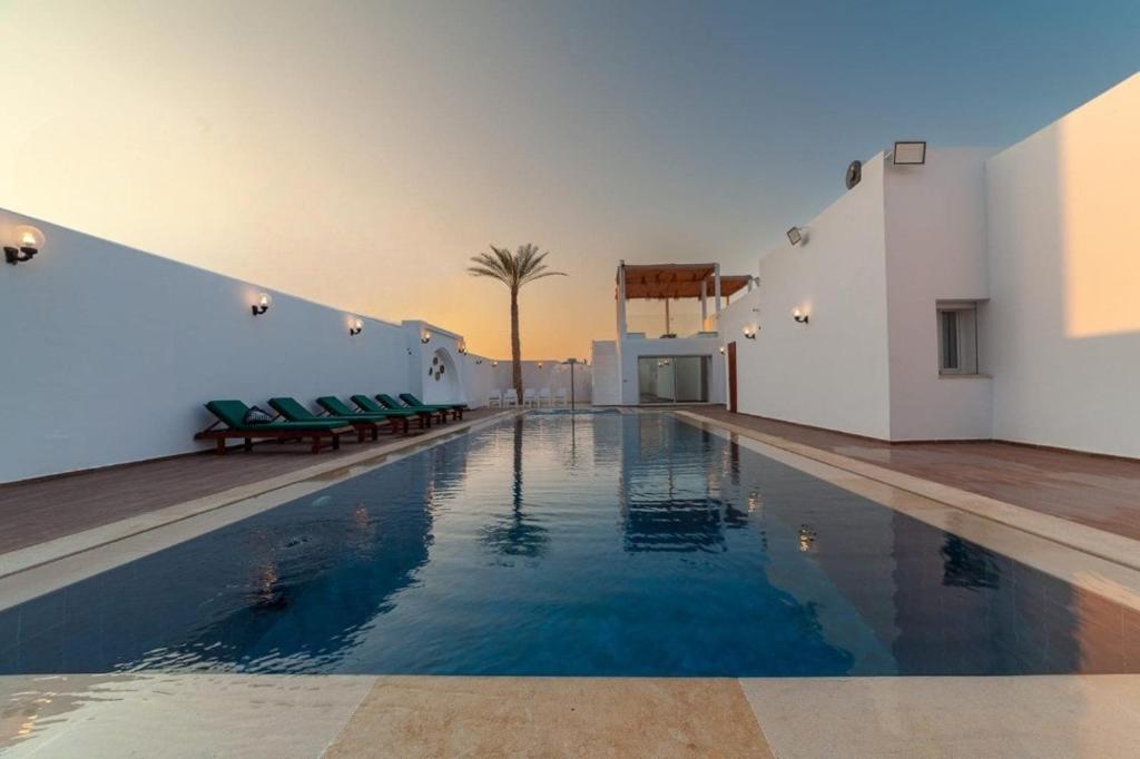 Private Villa & Sunset Rooftop - La Perle Blanche