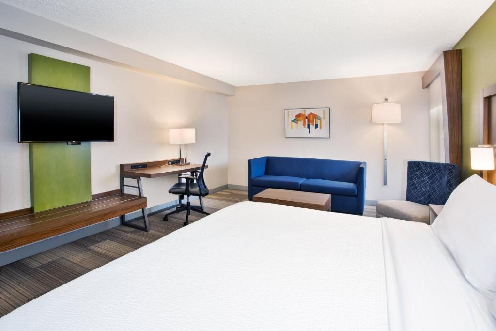 Holiday Inn Express Nashville Airport by IHG photo