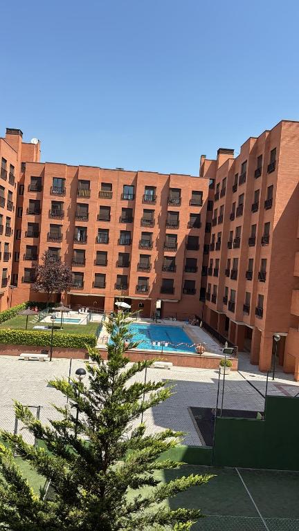 Bazén v ubytování App Dichtbij vliegveld, Madrid centrum en IFEMA nebo v jeho okolí