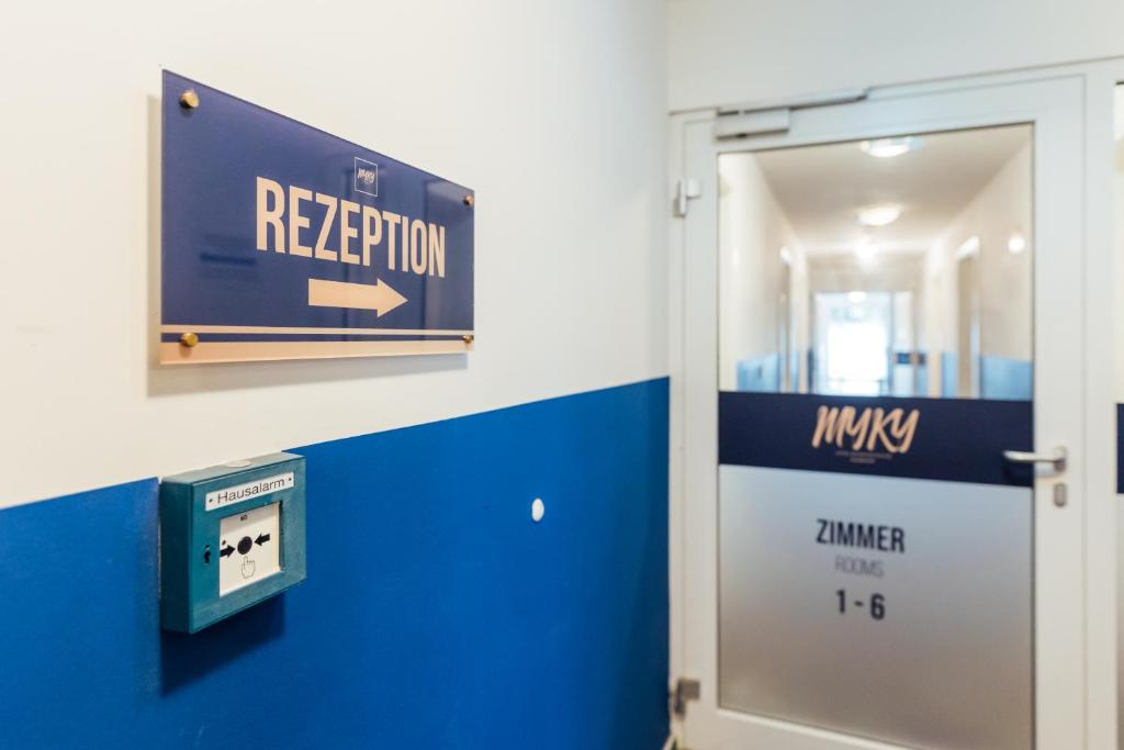 MYKY Aparthotel Harburg - Free Parking - Resim 7